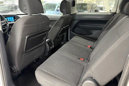 valkoinen Volkswagen Caddy Maxi 2022 kuva 15.