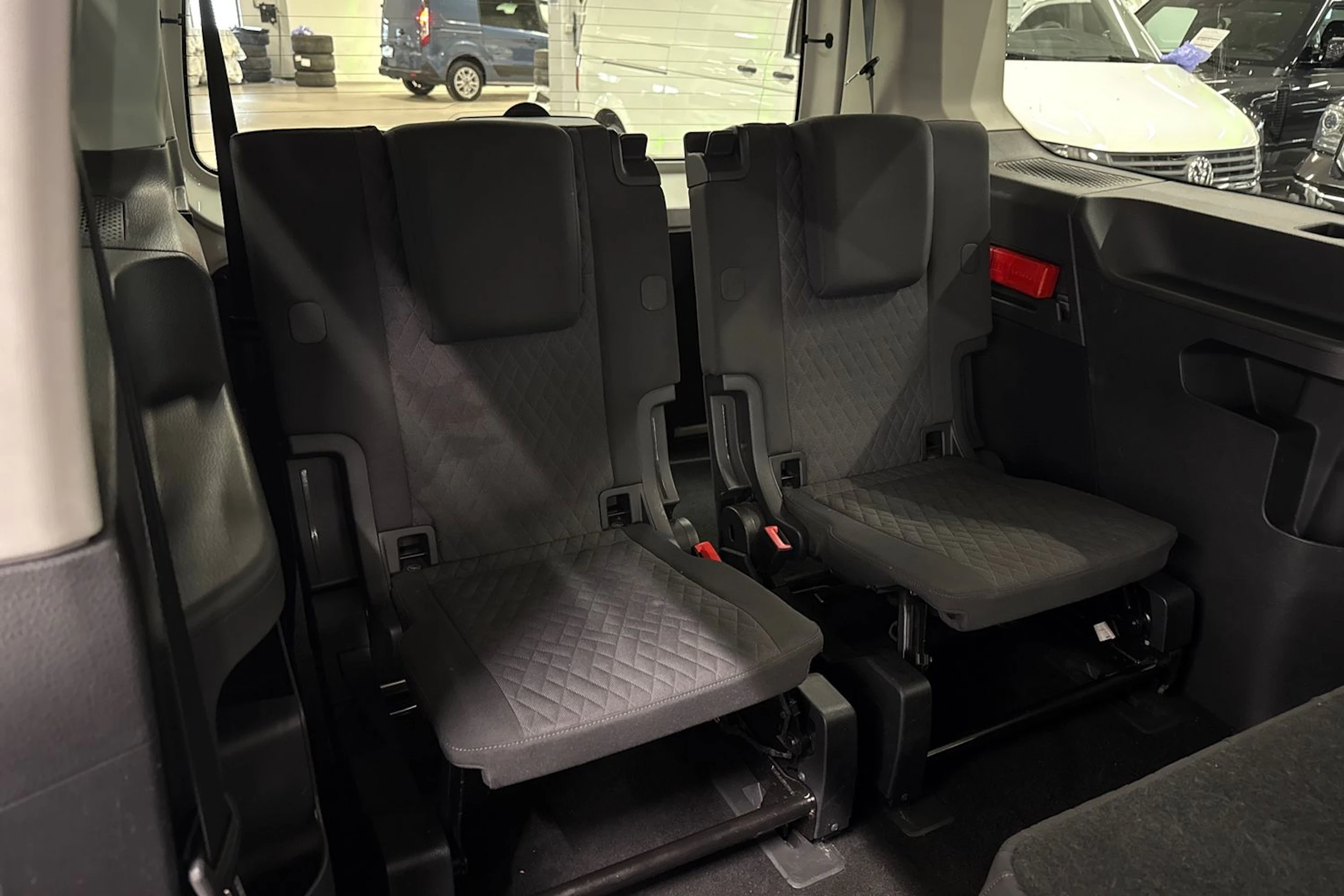 valkoinen Volkswagen Caddy Maxi 2022 kuva 16.