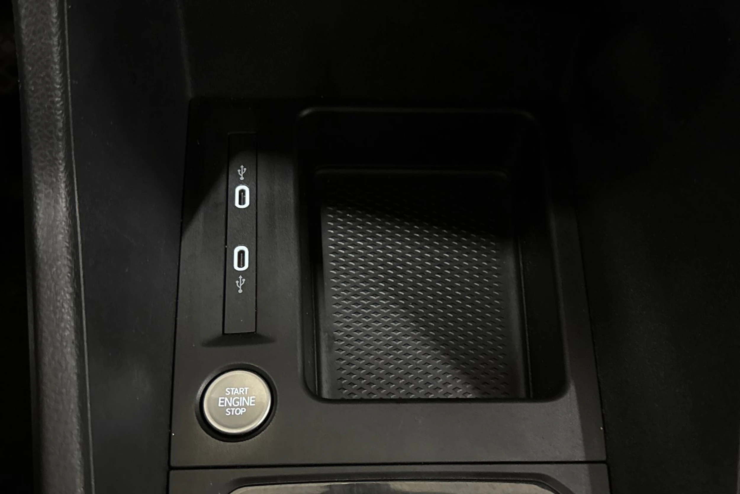 valkoinen Volkswagen Caddy Maxi 2022 kuva 31.