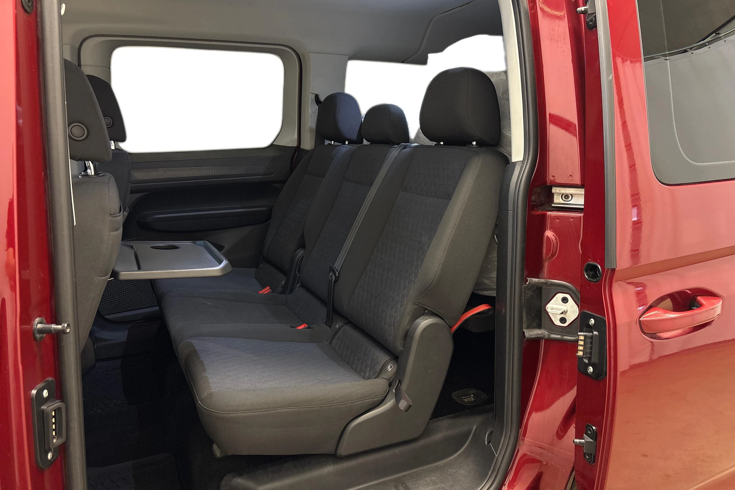 punainen Volkswagen Caddy Maxi 2022 kuva 9.