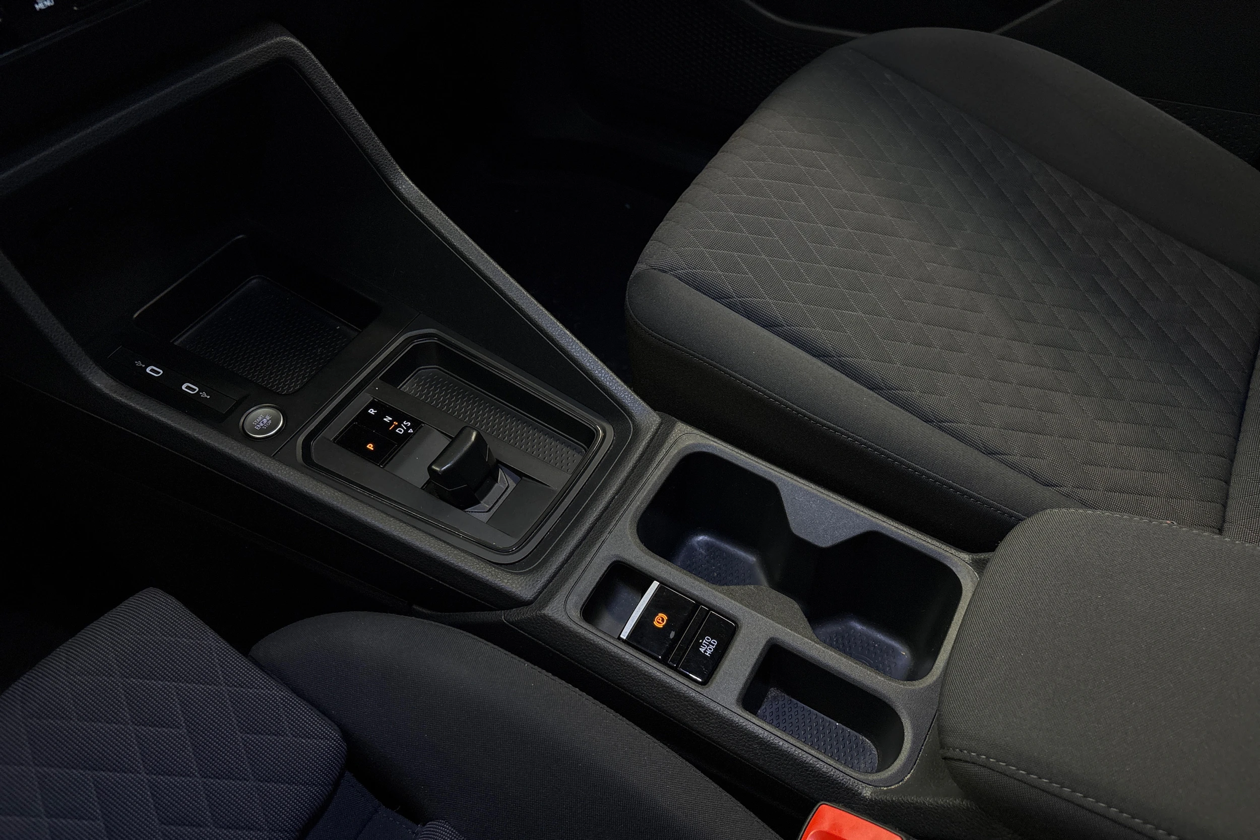 punainen Volkswagen Caddy Maxi 2022 kuva 11.