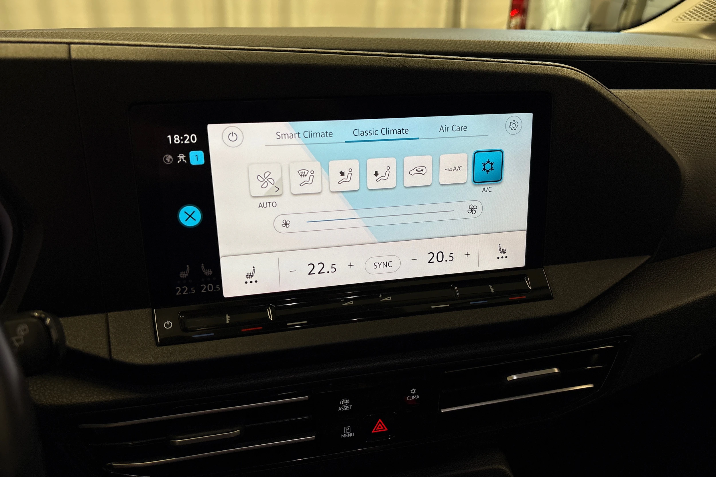 punainen Volkswagen Caddy Maxi 2022 kuva 14.