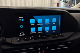 punainen Volkswagen Caddy Maxi 2022 kuva 15.