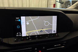 punainen Volkswagen Caddy Maxi 2022 kuva 17.