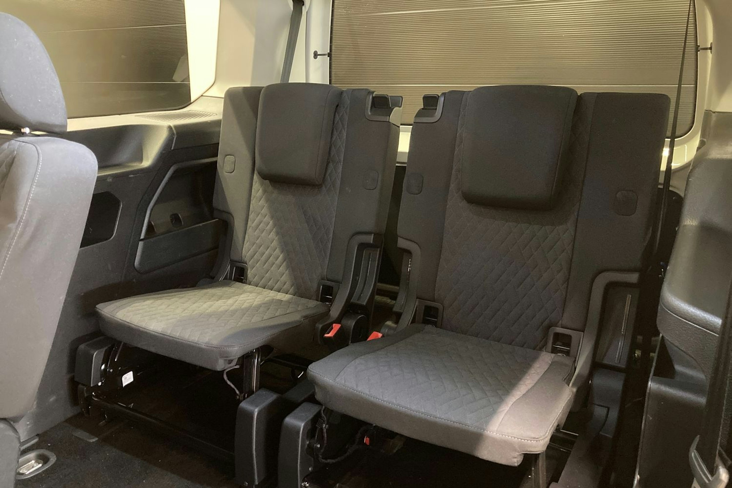 valkoinen Volkswagen Caddy Maxi 2022 kuva 13.