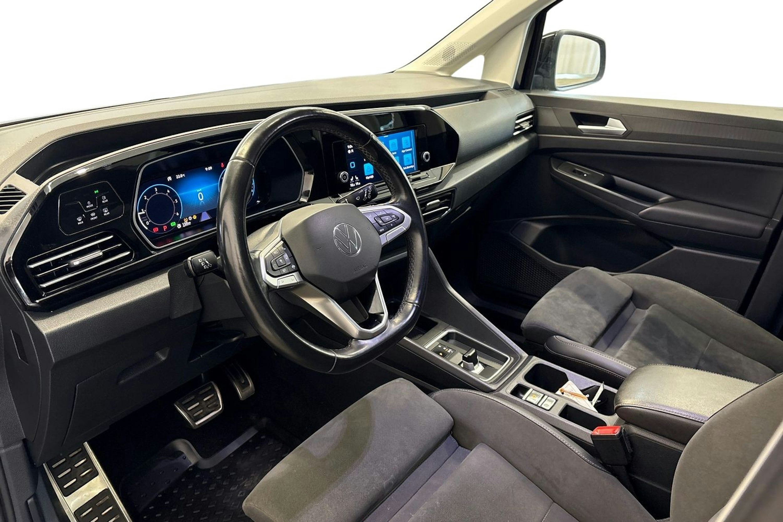 musta Volkswagen Caddy Maxi 2022 kuva 6.