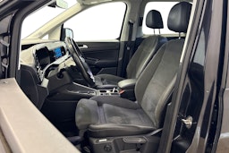 musta Volkswagen Caddy Maxi 2022 kuva 8.