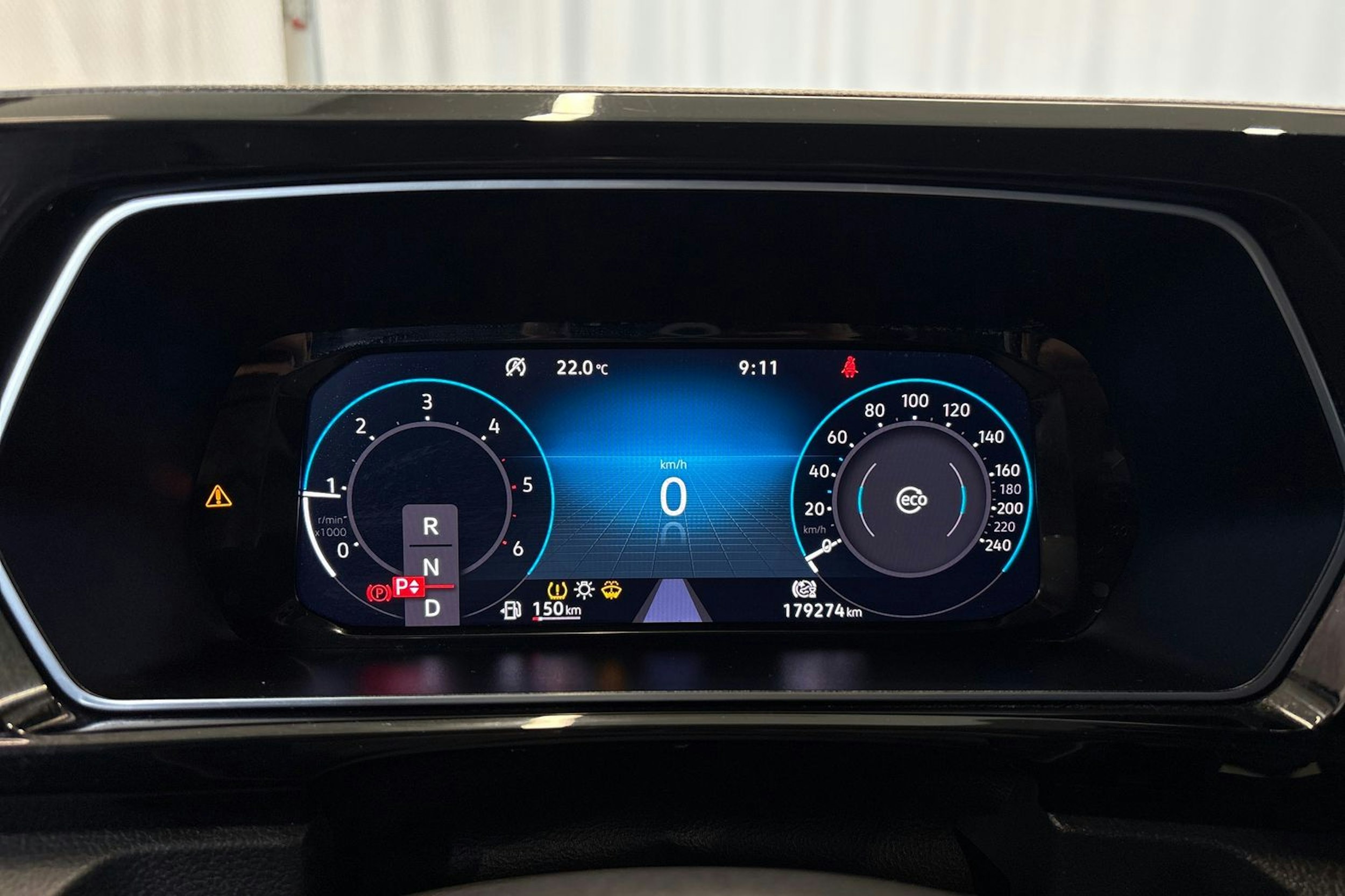 musta Volkswagen Caddy Maxi 2022 kuva 13.