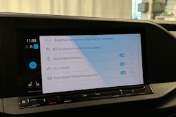punainen Volkswagen Caddy Maxi 2023 kuva 22.