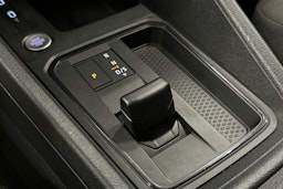 punainen Volkswagen Caddy Maxi 2023 kuva 24.