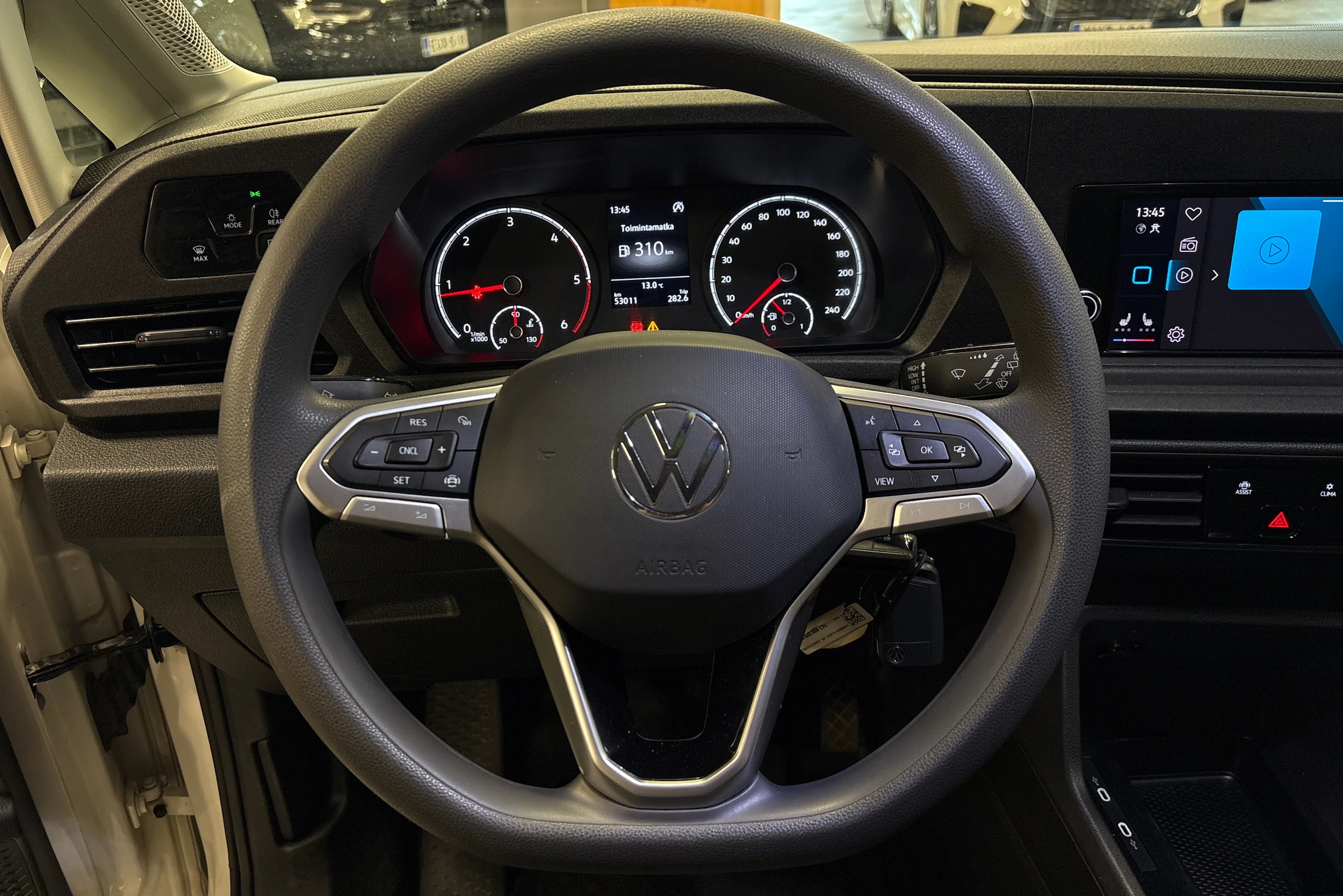 valkoinen Volkswagen Caddy Maxi 2023 kuva 4.