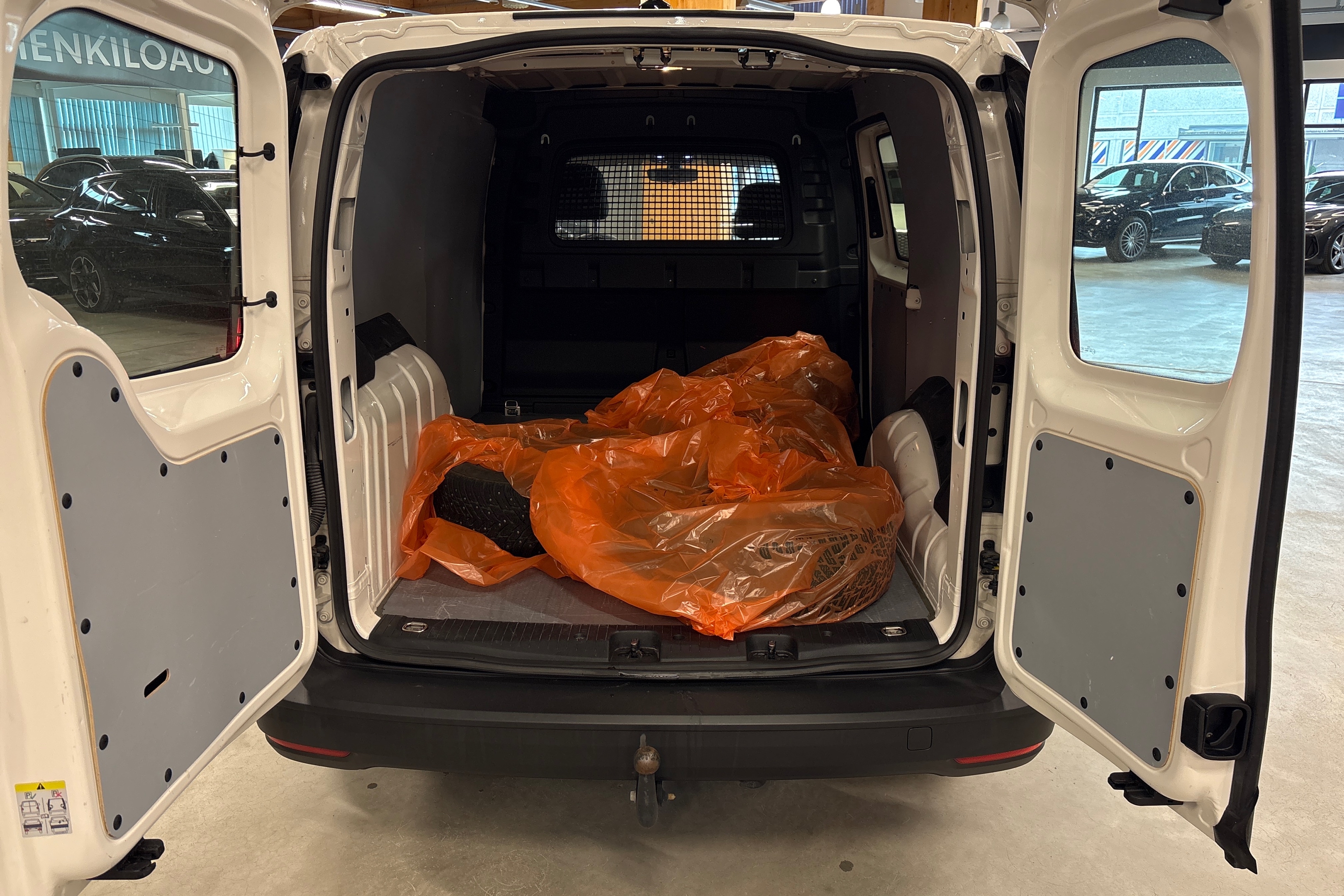 Volkswagen Caddy Maxi Cargo 2,0 TDI 75kW 2023, kuva 8/8