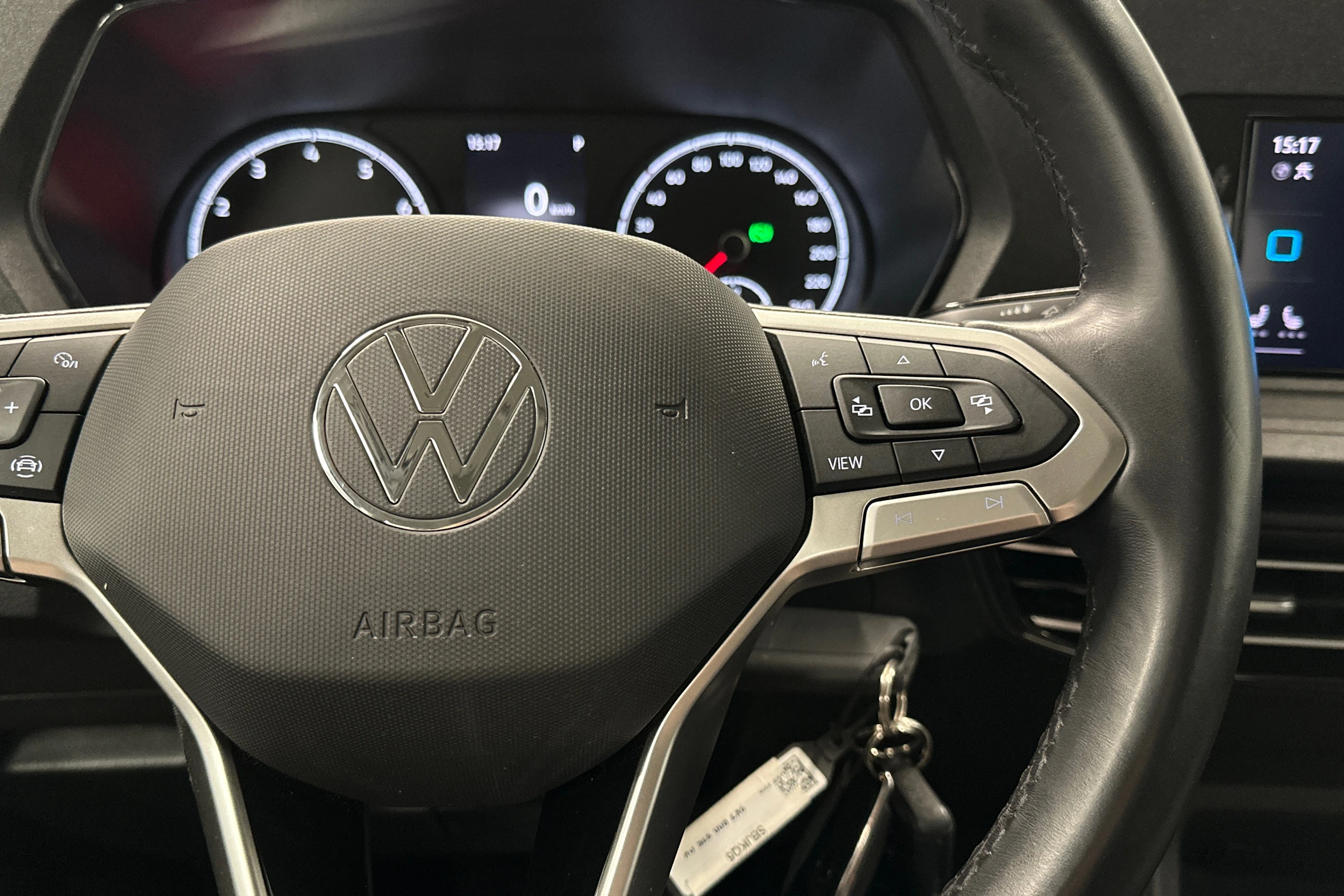 harmaa Volkswagen Caddy Maxi 2023 kuva 12.