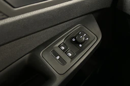 harmaa Volkswagen Caddy Maxi 2023 kuva 15.