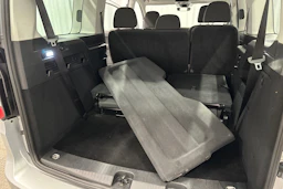 harmaa Volkswagen Caddy Maxi 2023 kuva 30.