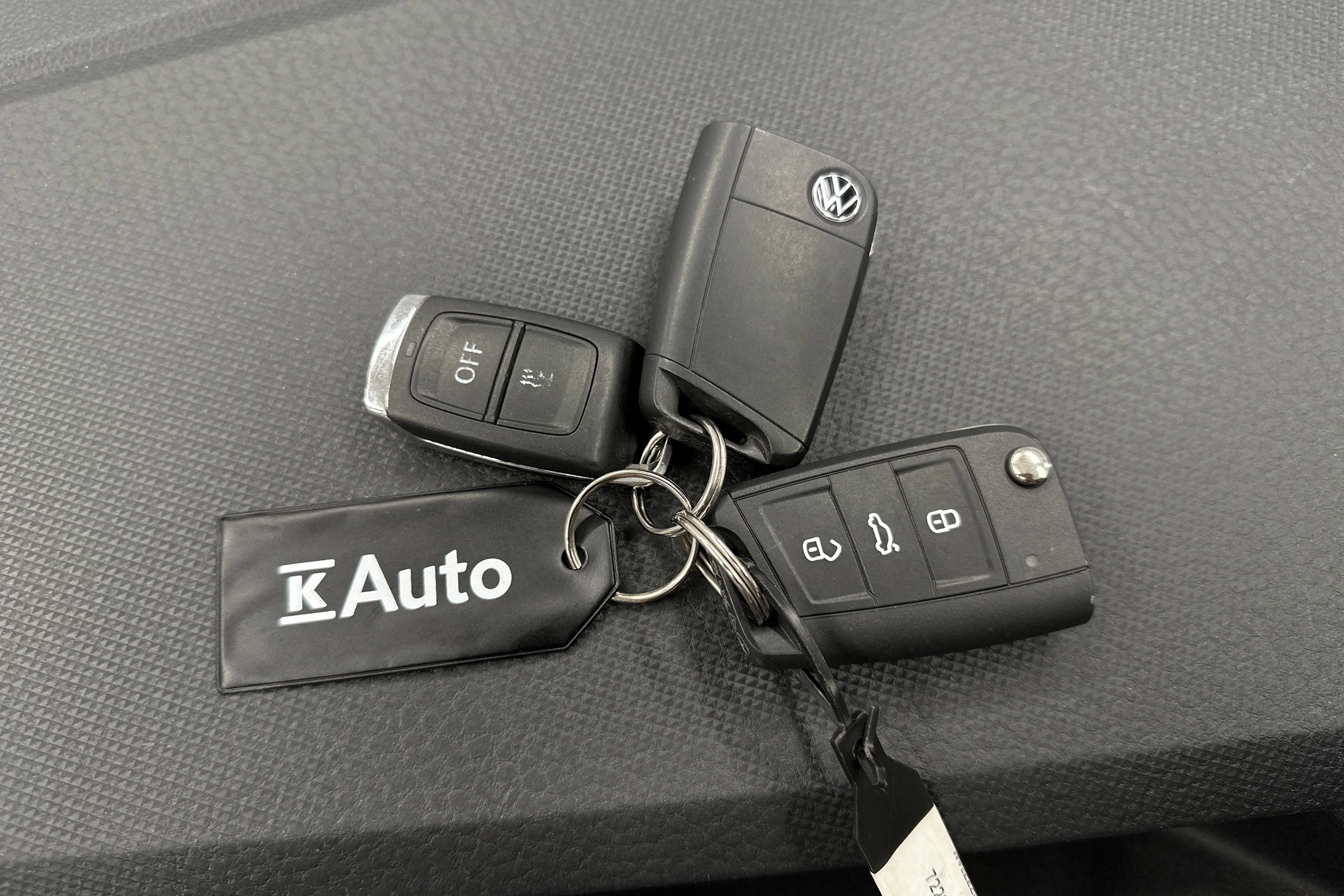 harmaa Volkswagen Caddy Maxi 2023 kuva 33.