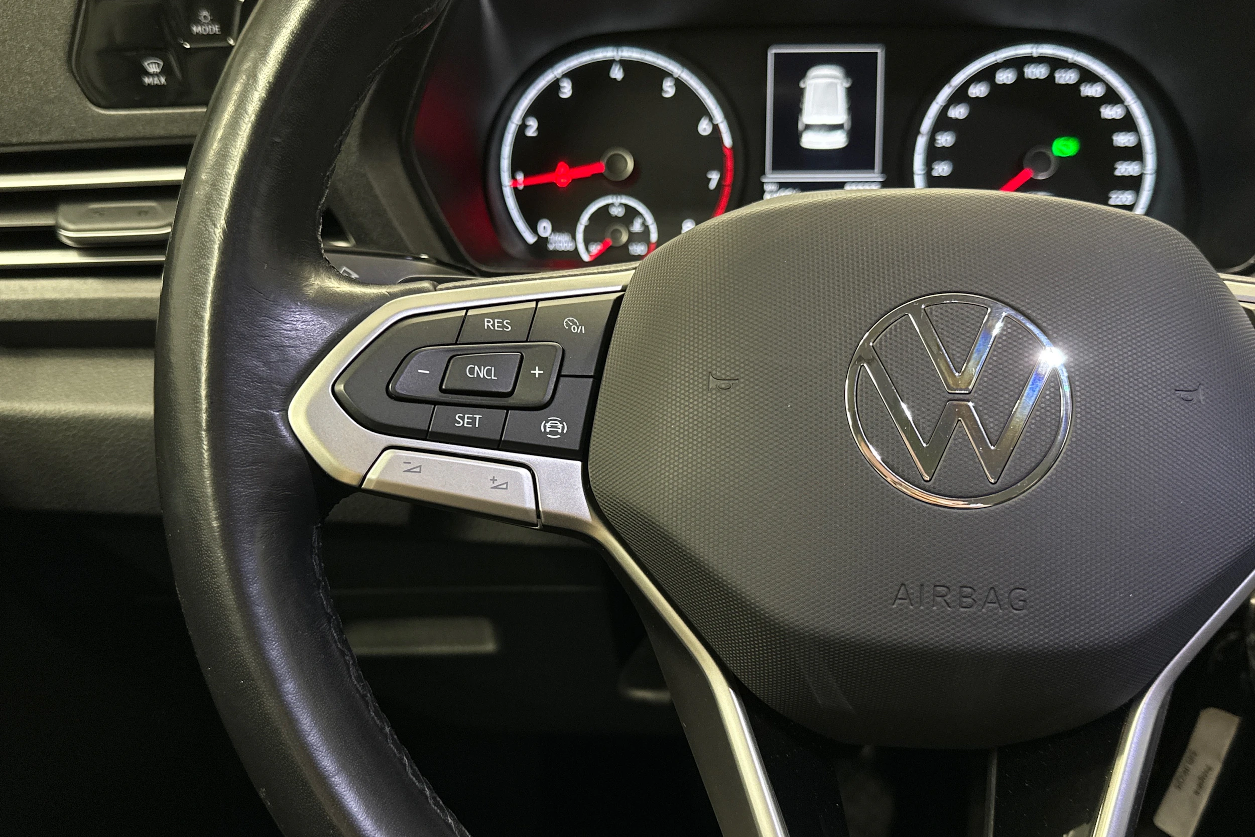 harmaa Volkswagen Caddy Maxi 2023 kuva 11.