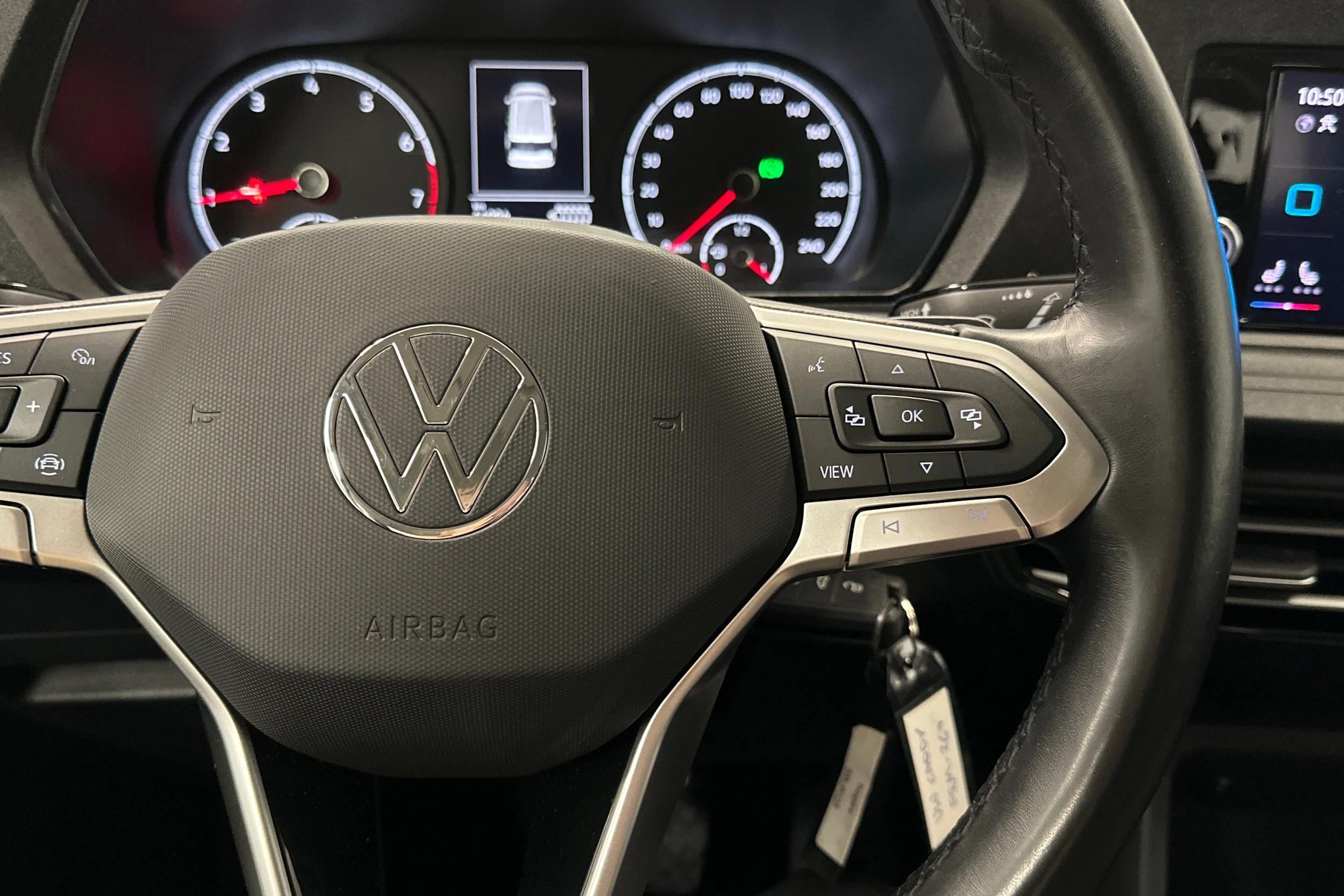 harmaa Volkswagen Caddy Maxi 2023 kuva 12.
