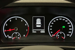 harmaa Volkswagen Caddy Maxi 2023 kuva 13.