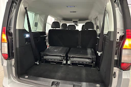 harmaa Volkswagen Caddy Maxi 2023 kuva 29.