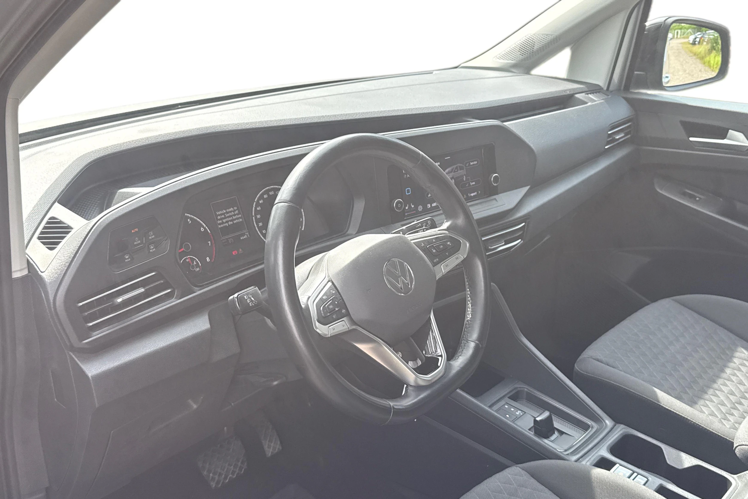 harmaa Volkswagen Caddy Maxi 2023 kuva 3.
