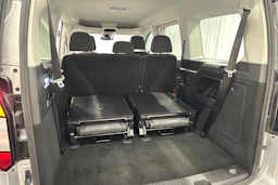 harmaa Volkswagen Caddy Maxi 2024 kuva 27.