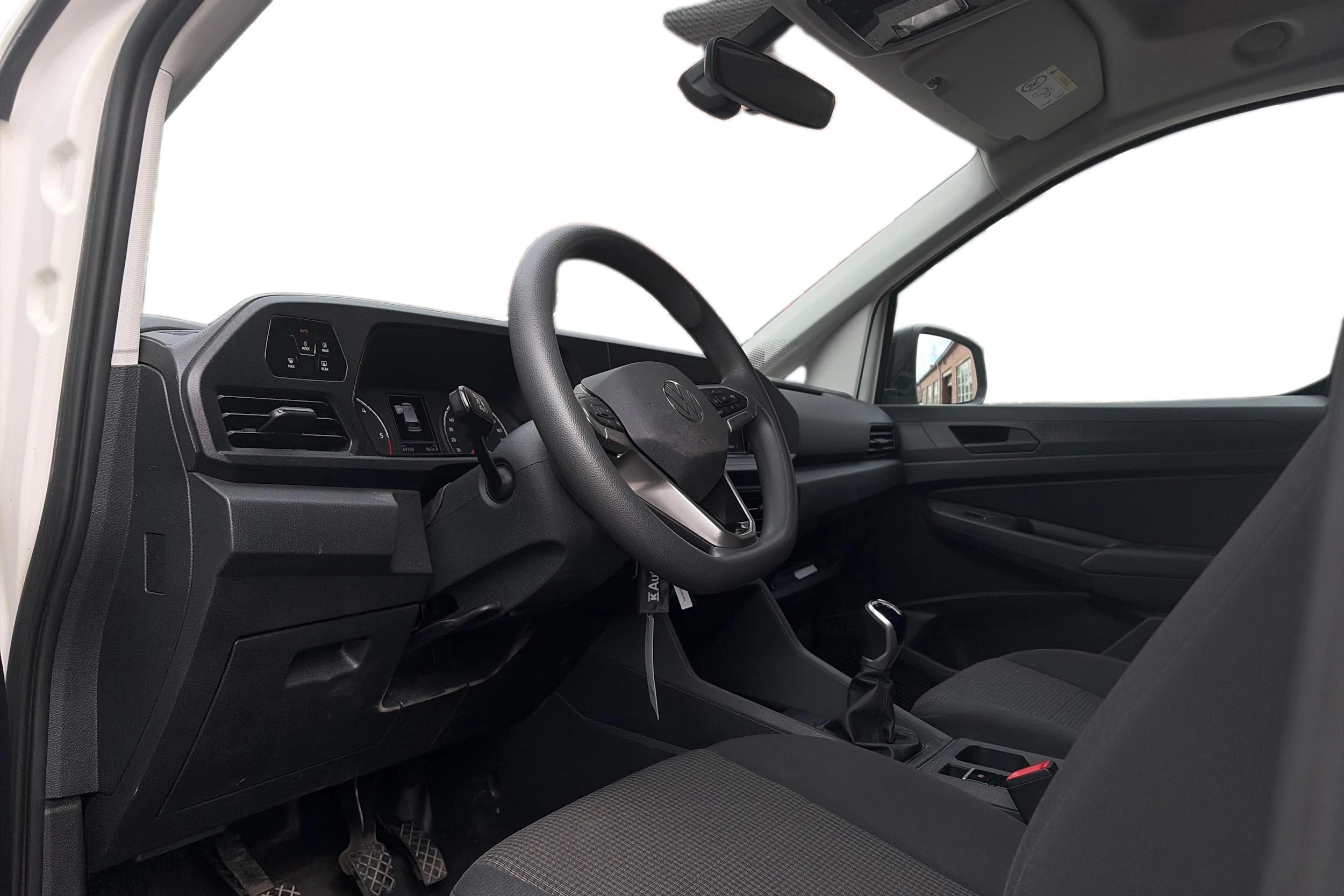 valkoinen Volkswagen Caddy Maxi 2023 kuva 3.