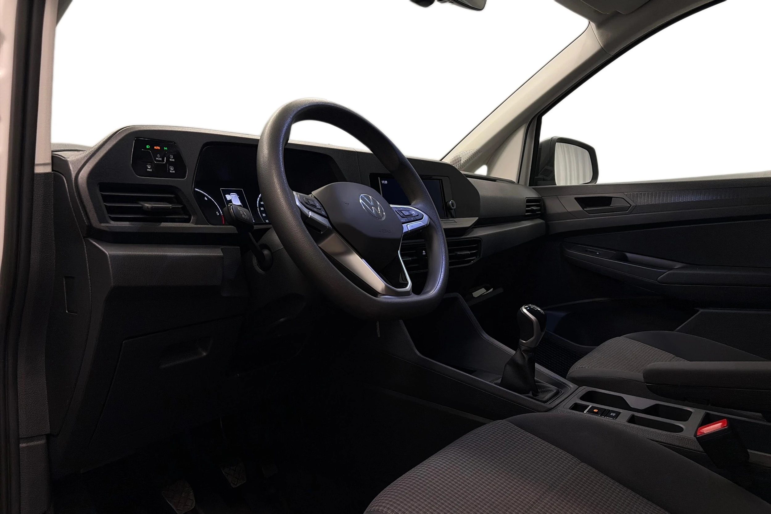 valkoinen Volkswagen Caddy Maxi 2024 kuva 6.