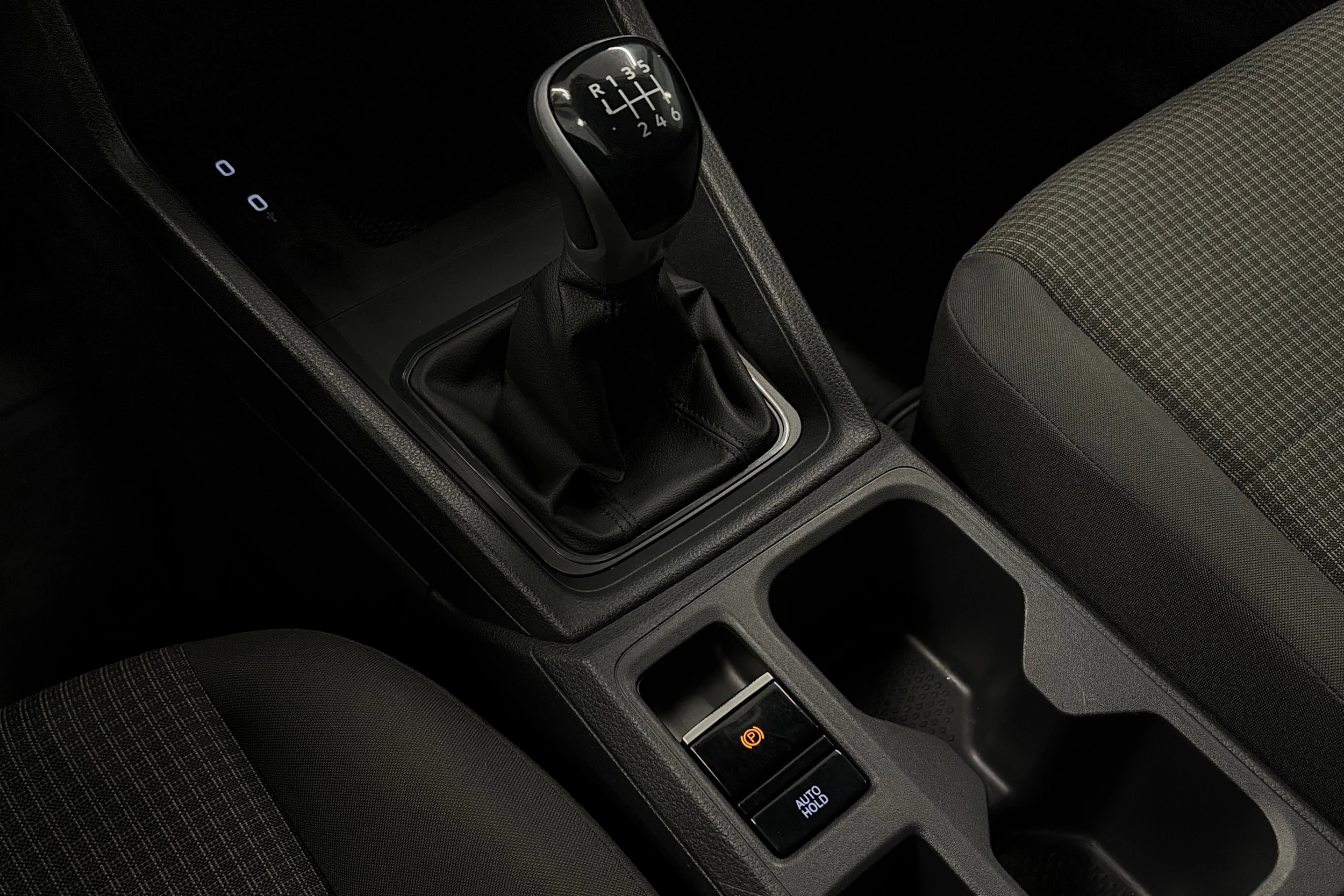 valkoinen Volkswagen Caddy Maxi 2024 kuva 24.