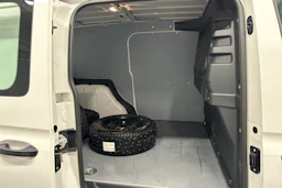 valkoinen Volkswagen Caddy Maxi 2023 kuva 27.
