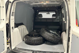 valkoinen Volkswagen Caddy Maxi 2023 kuva 29.