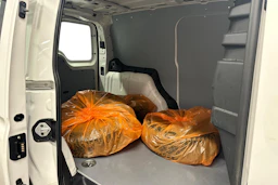valkoinen Volkswagen Caddy Maxi 2023 kuva 8.