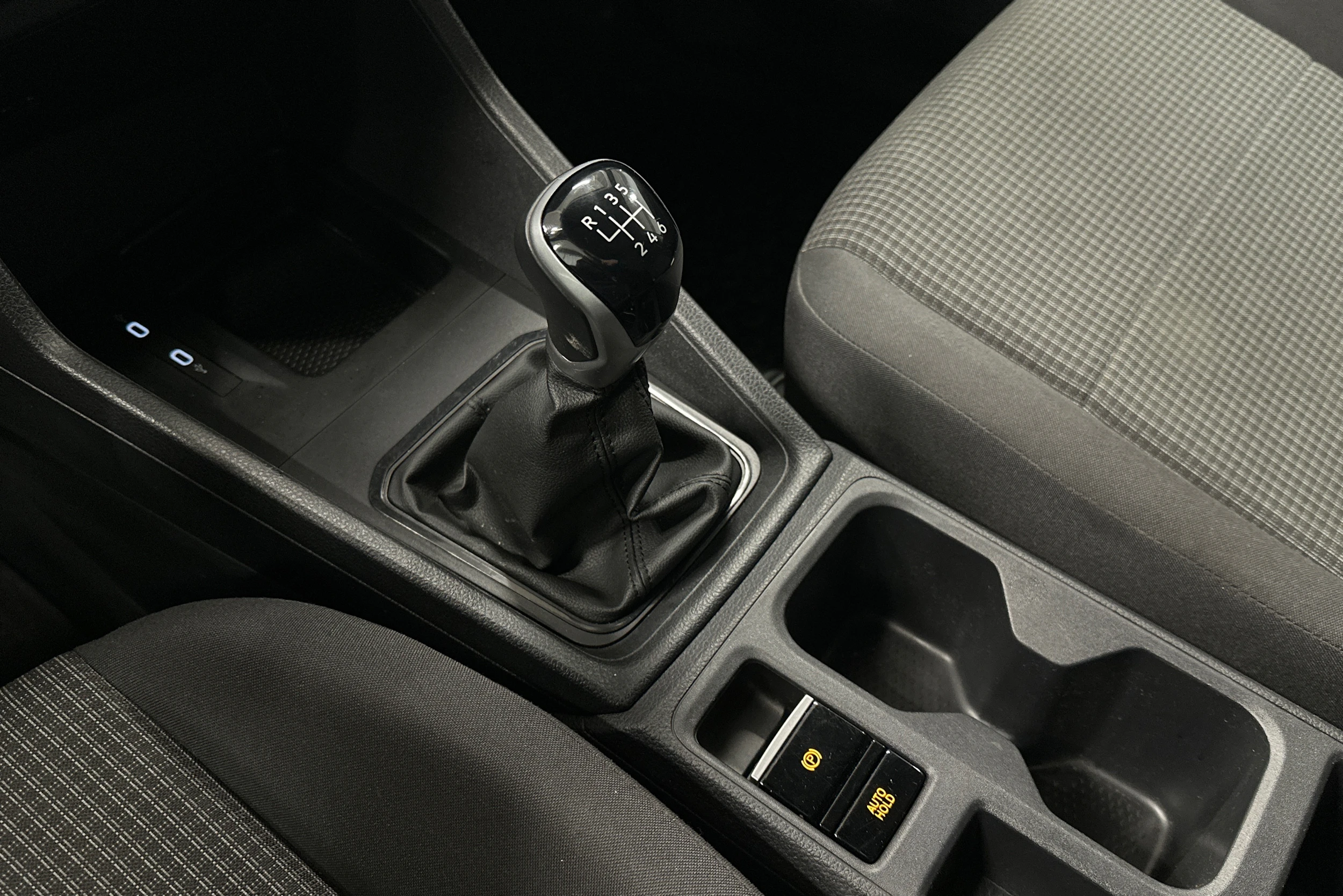 valkoinen Volkswagen Caddy Maxi 2023 kuva 22.