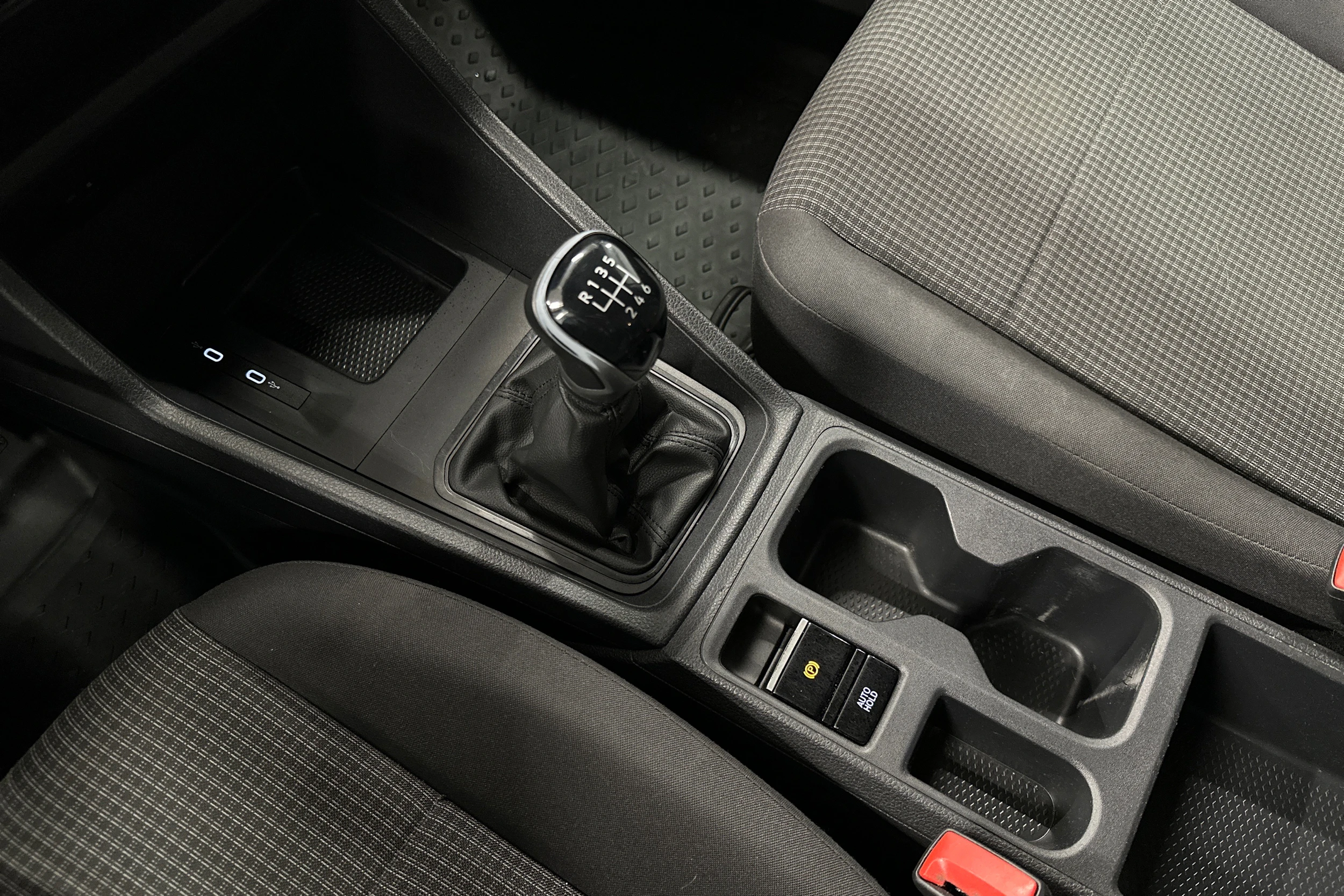 valkoinen Volkswagen Caddy Maxi 2023 kuva 26.