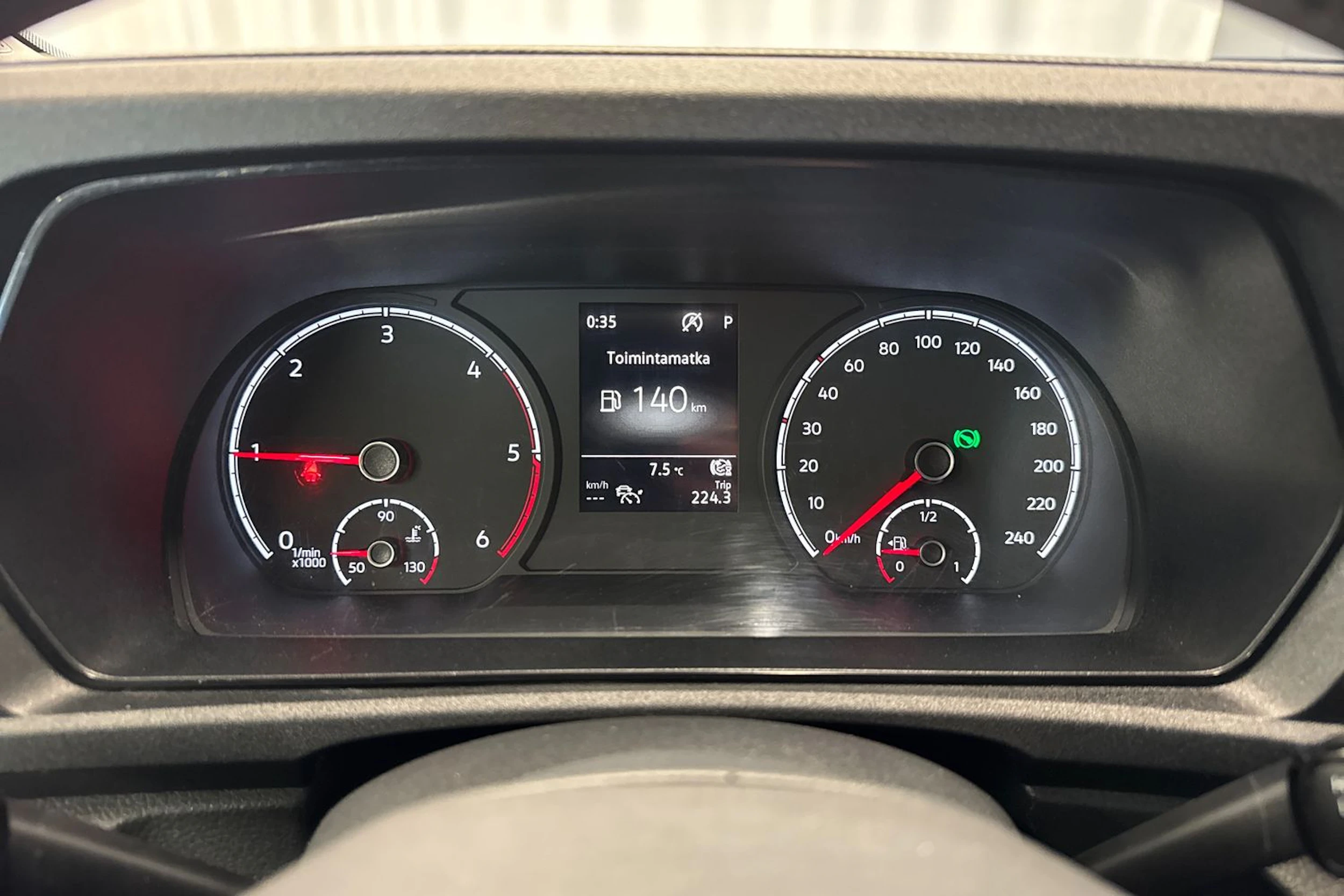 valkoinen Volkswagen Caddy Maxi 2023 kuva 17.