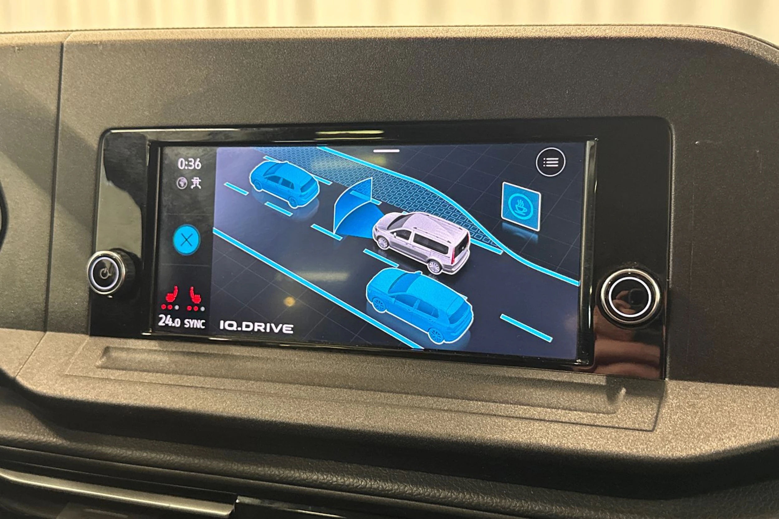 valkoinen Volkswagen Caddy Maxi 2023 kuva 22.