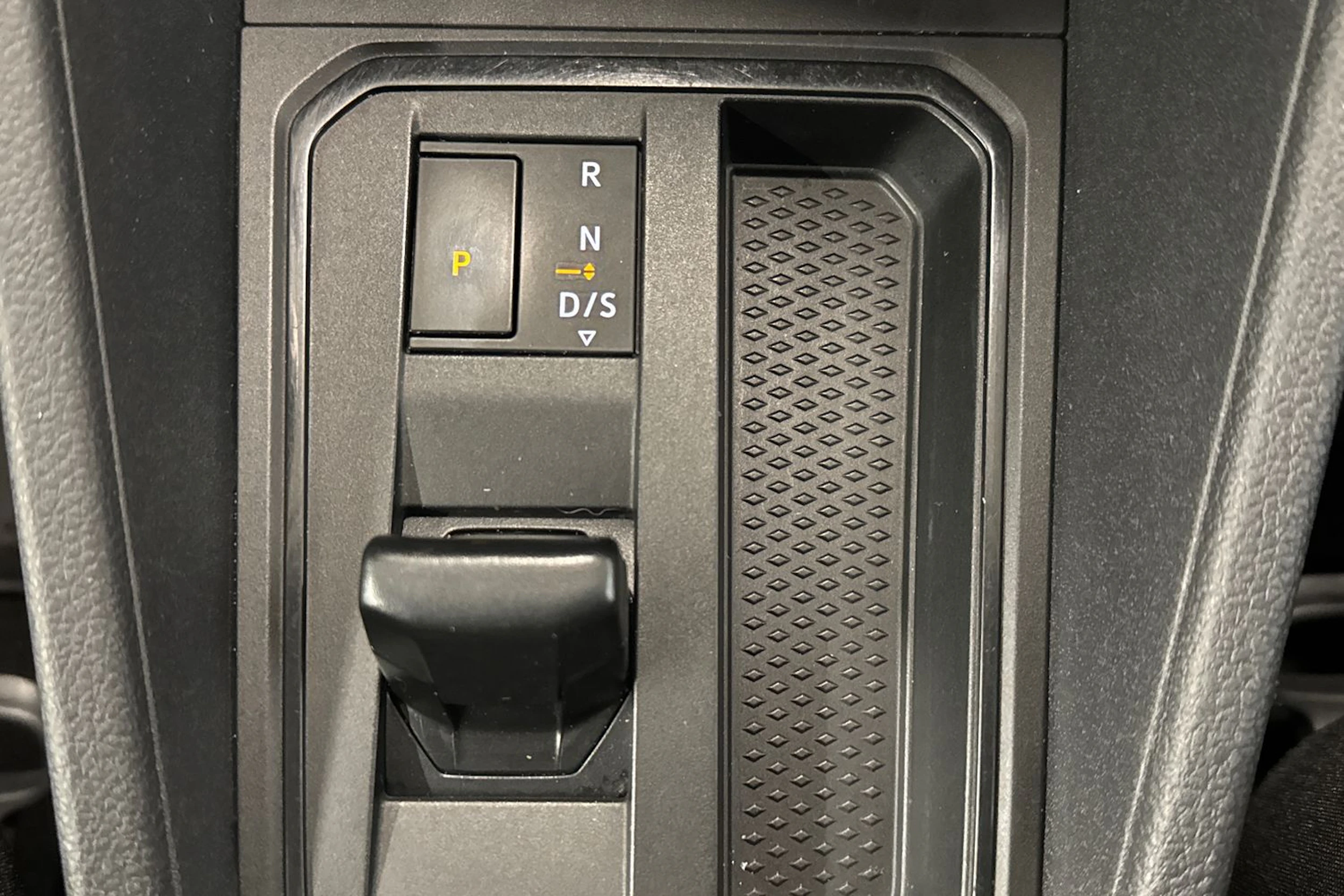 valkoinen Volkswagen Caddy Maxi 2023 kuva 24.