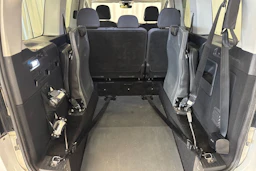 valkoinen Volkswagen Caddy Maxi 2023 kuva 30.