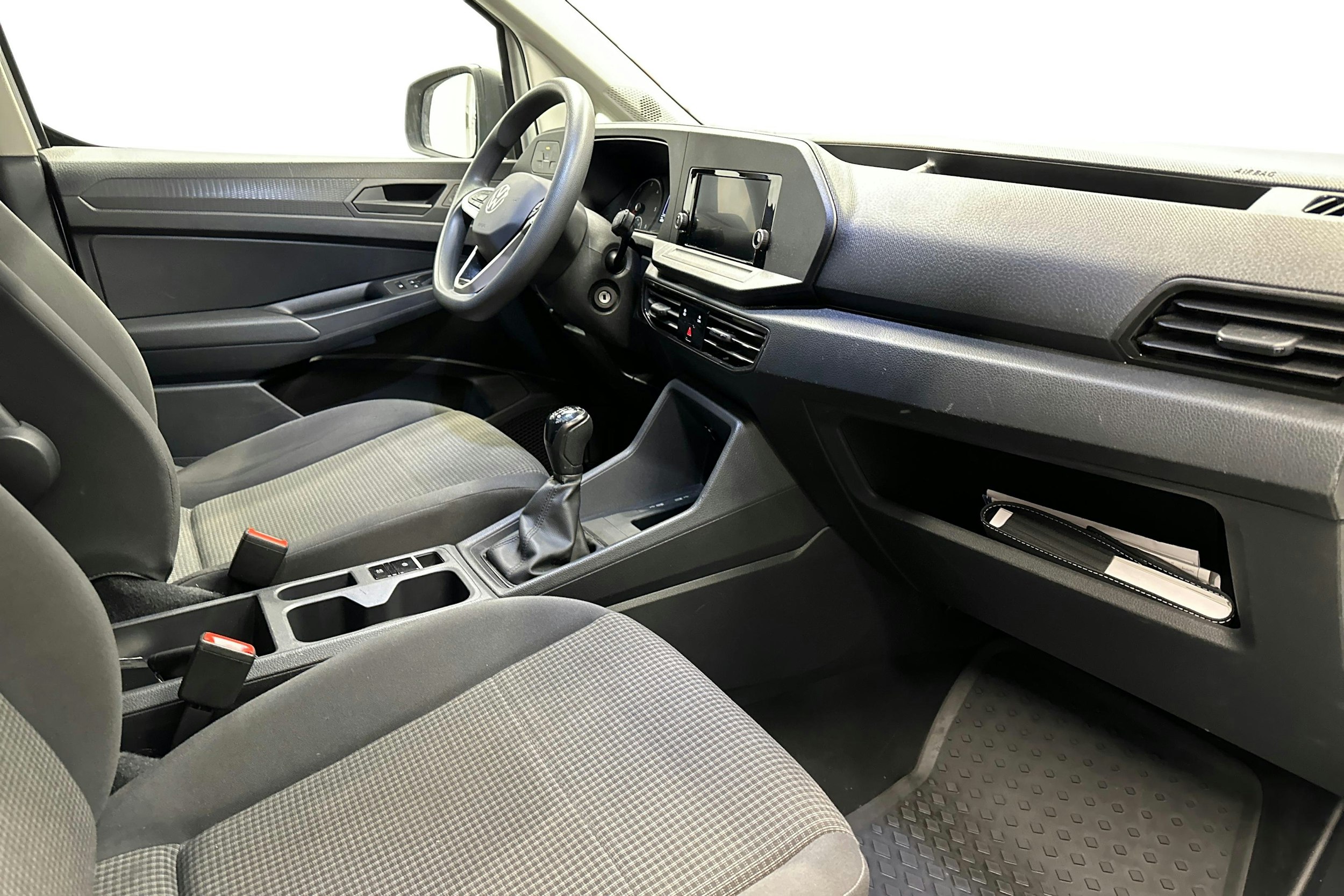 valkoinen Volkswagen Caddy Maxi 2023 kuva 9.