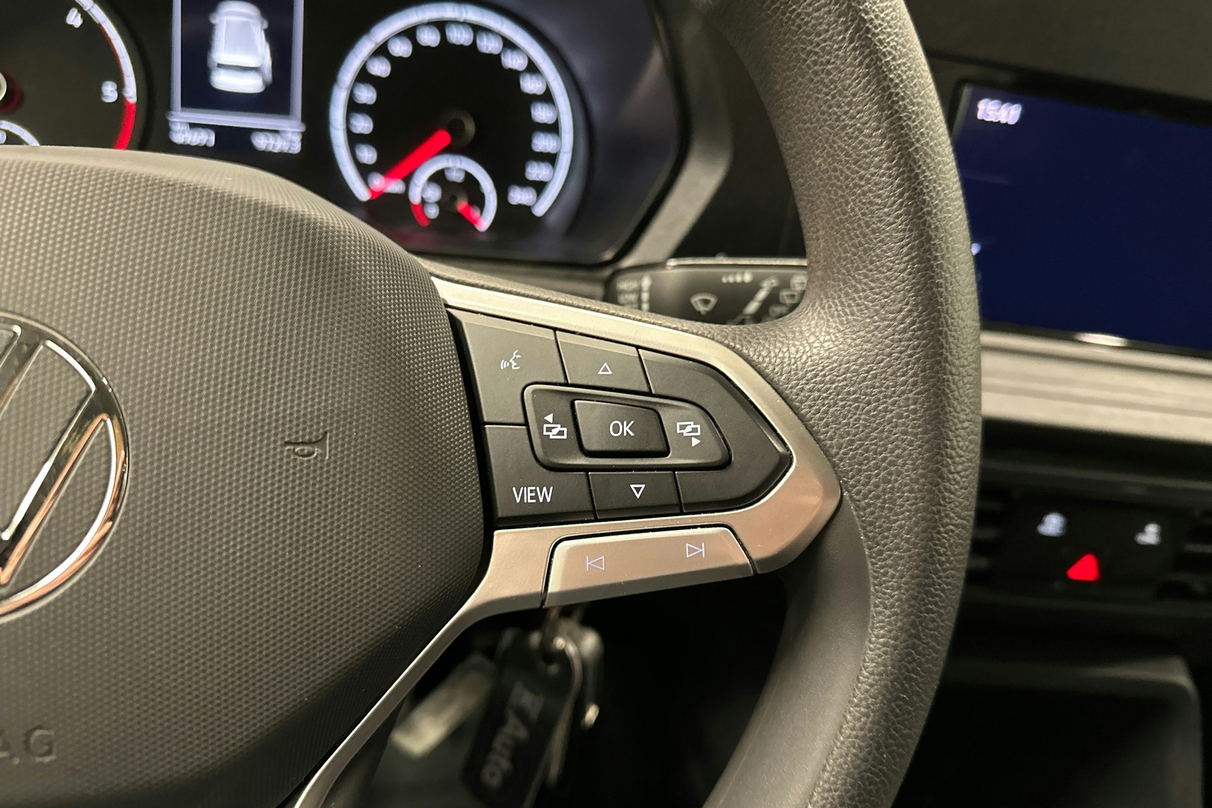 valkoinen Volkswagen Caddy Maxi 2023 kuva 16.