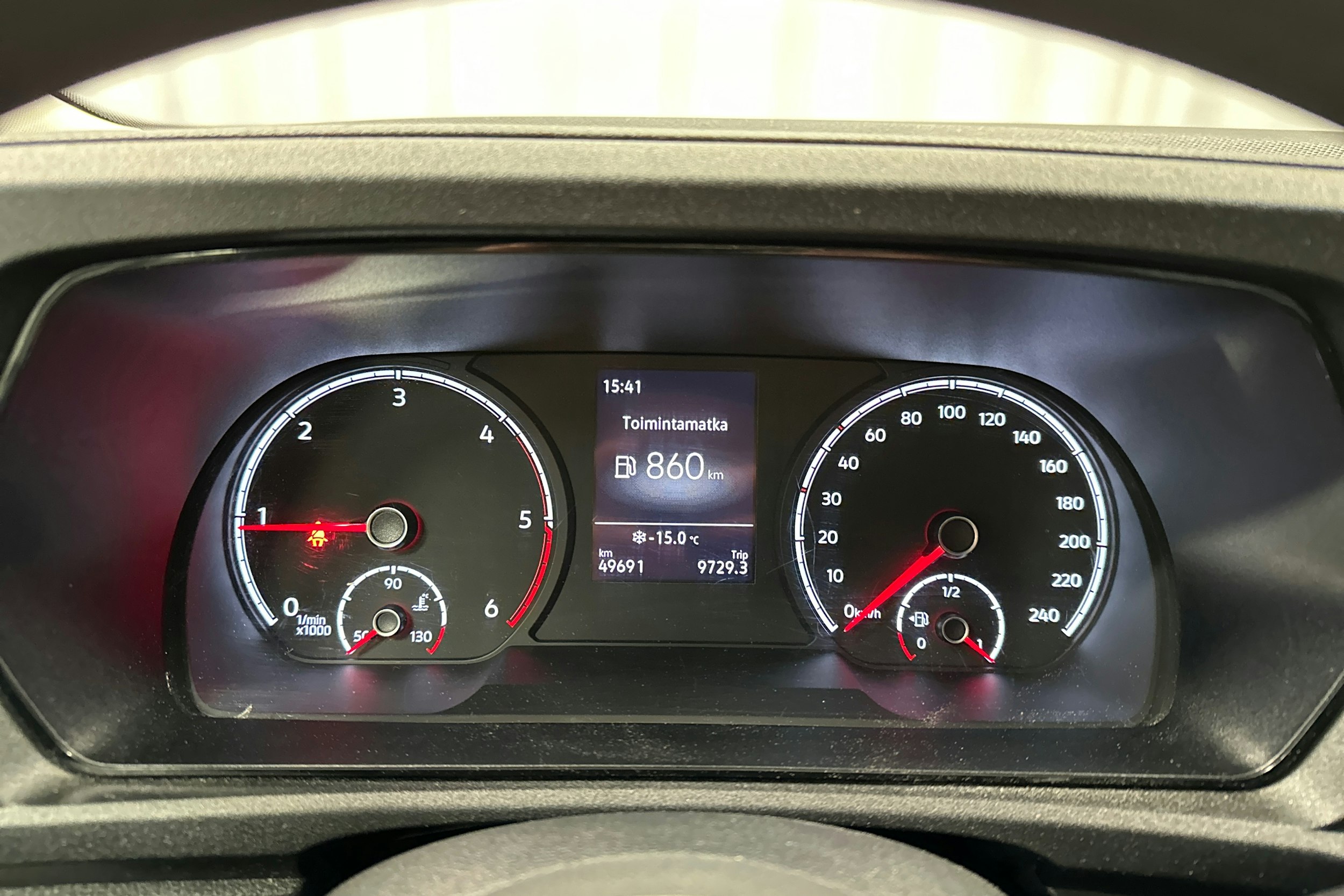 valkoinen Volkswagen Caddy Maxi 2023 kuva 17.