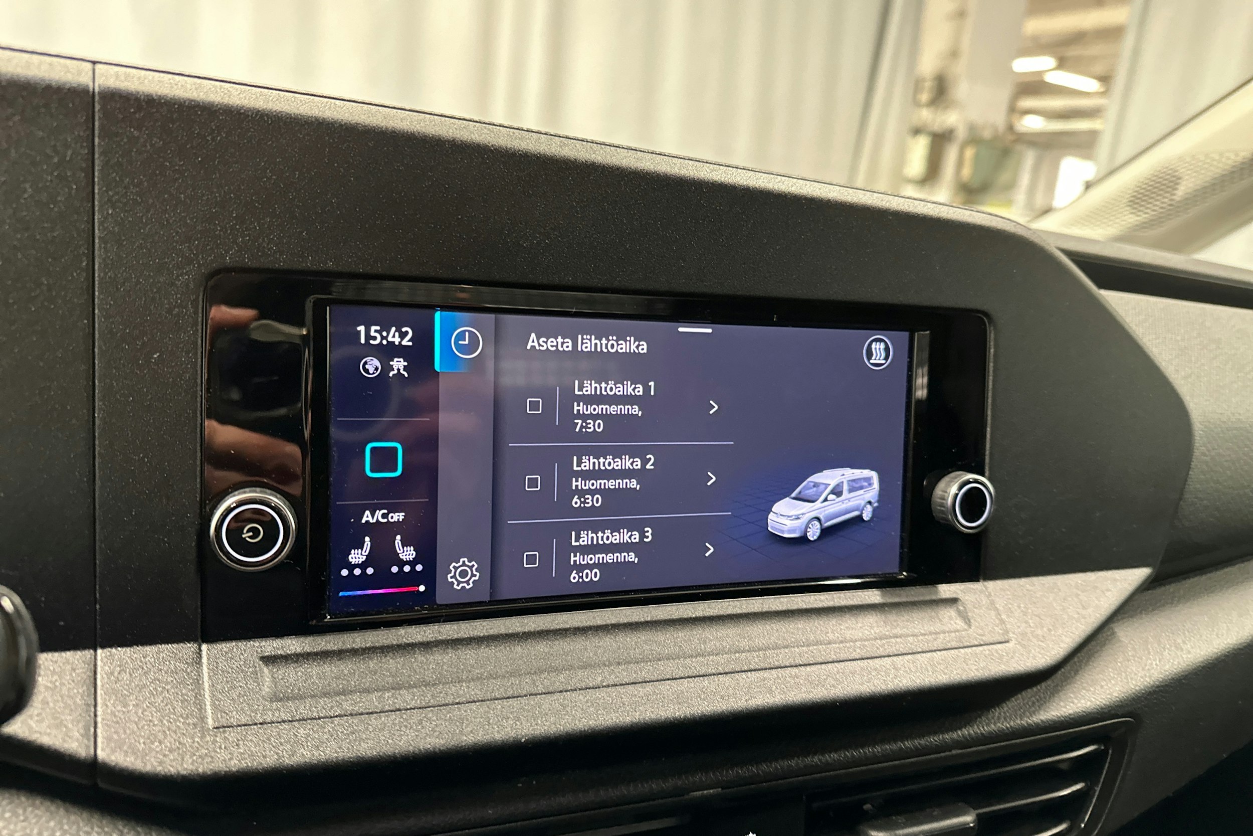 valkoinen Volkswagen Caddy Maxi 2023 kuva 19.