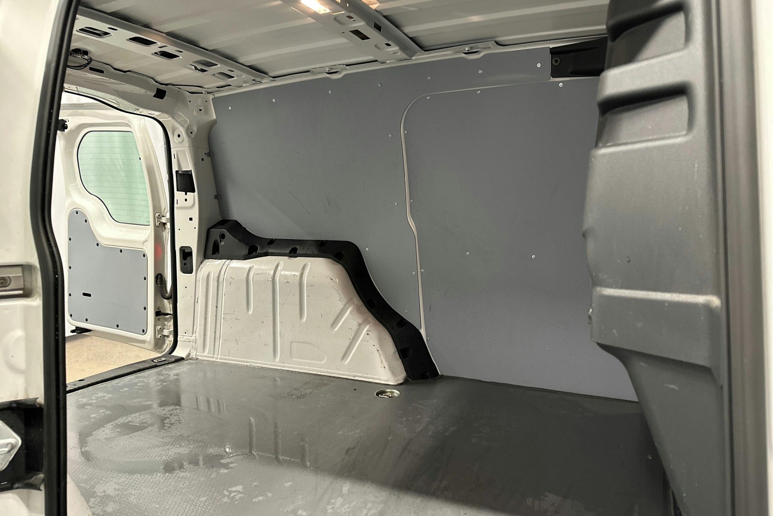 valkoinen Volkswagen Caddy Maxi 2023 kuva 24.