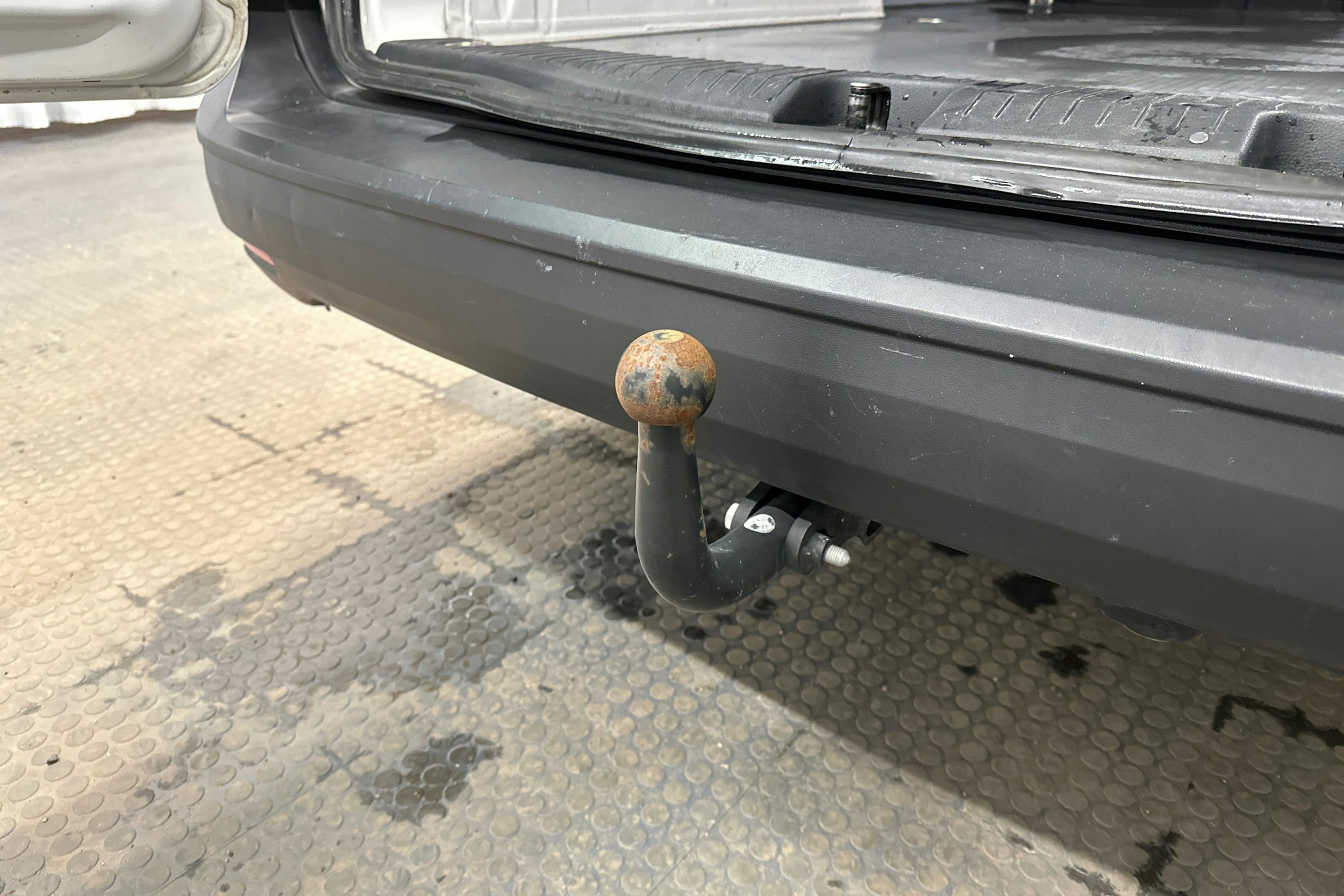 valkoinen Volkswagen Caddy Maxi 2023 kuva 25.