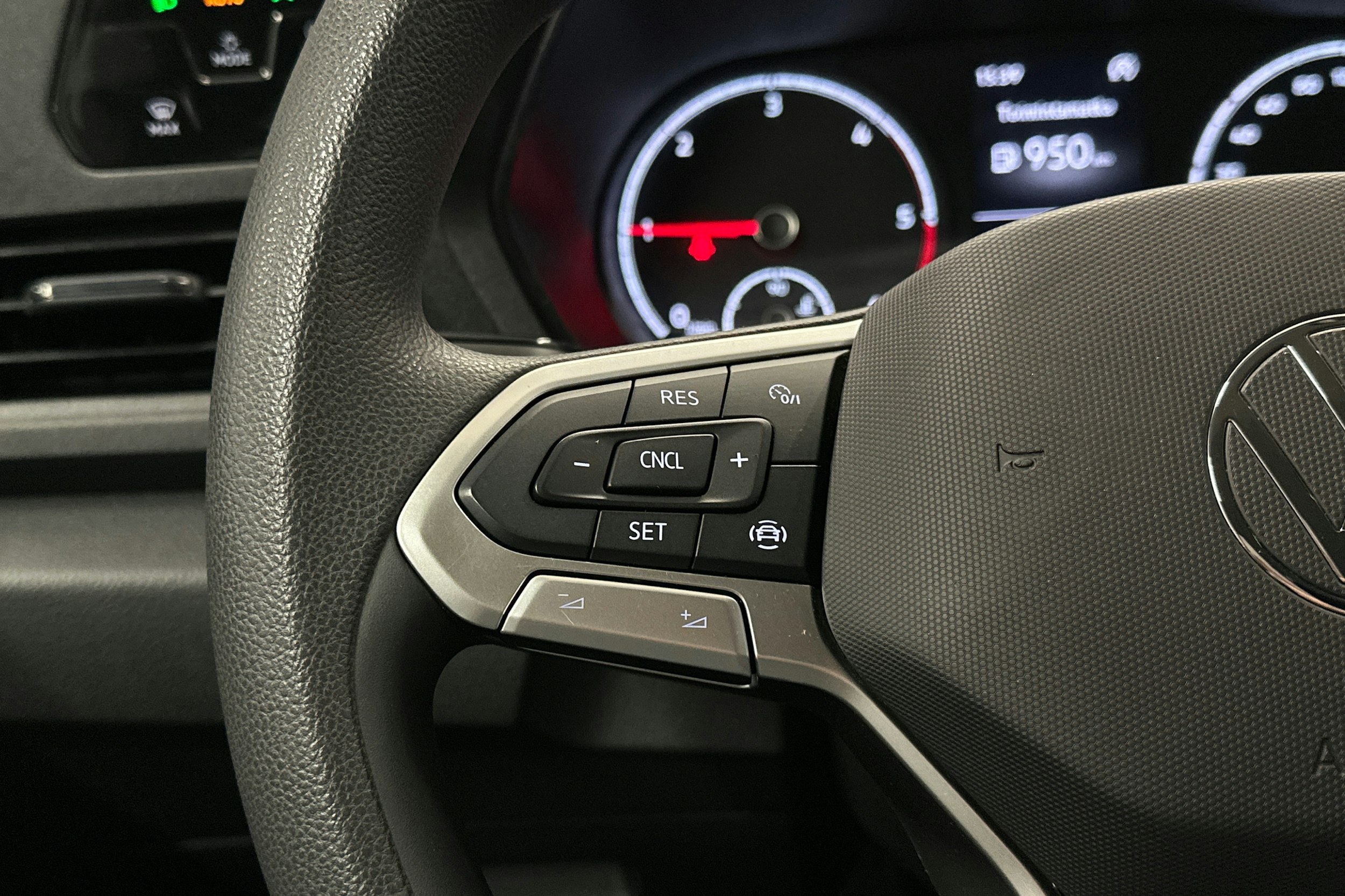 valkoinen Volkswagen Caddy Maxi 2023 kuva 14.