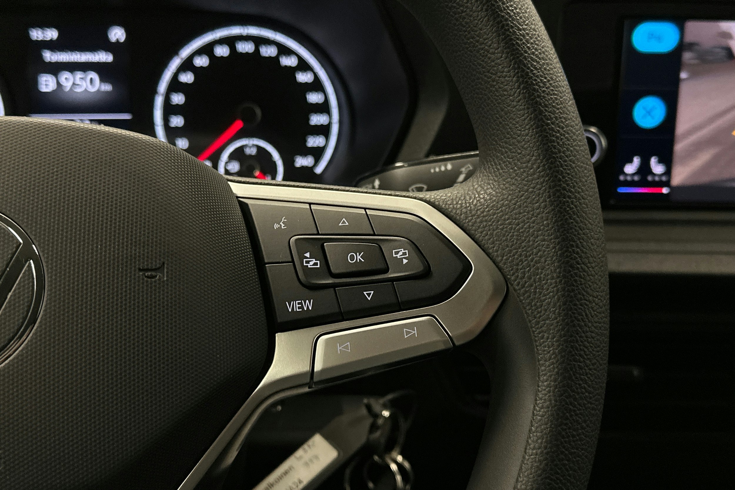 valkoinen Volkswagen Caddy Maxi 2023 kuva 15.