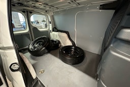 valkoinen Volkswagen Caddy Maxi 2023 kuva 21.