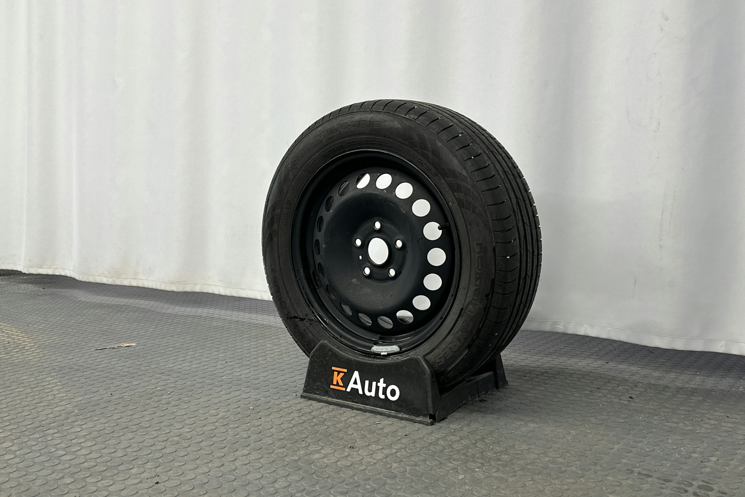 valkoinen Volkswagen Caddy Maxi 2023 kuva 12.