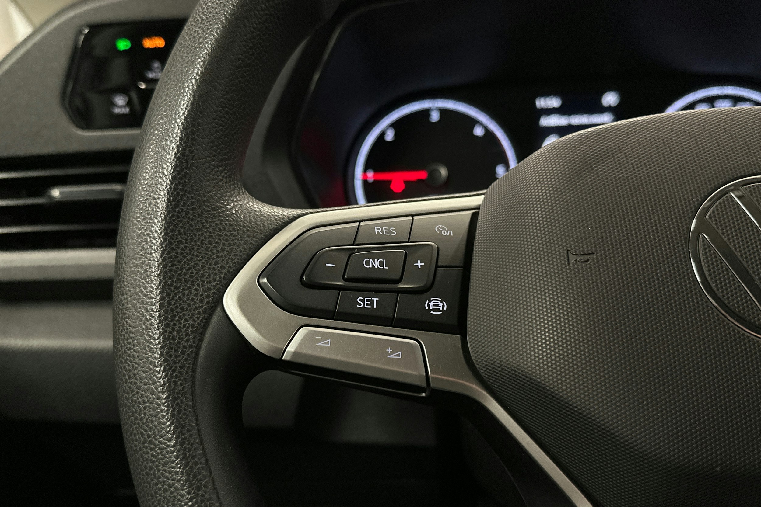 valkoinen Volkswagen Caddy Maxi 2023 kuva 14.