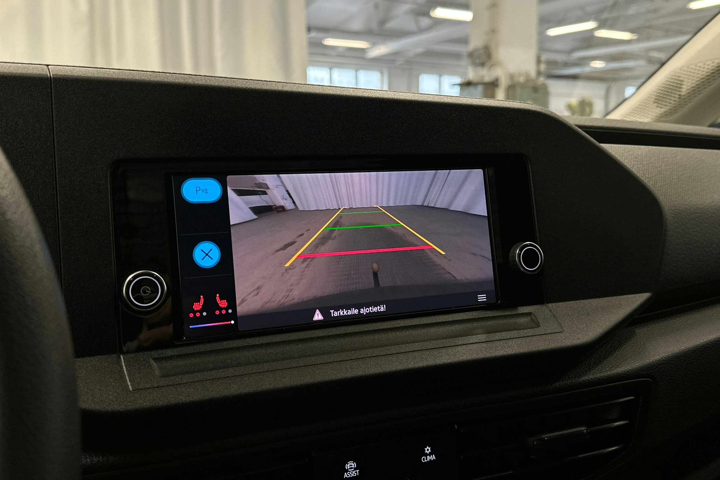 valkoinen Volkswagen Caddy Maxi 2023 kuva 17.